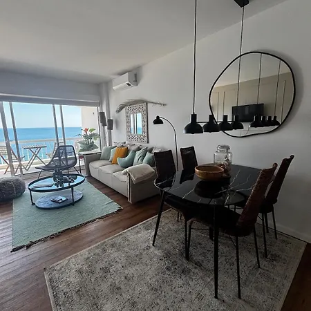 New - Luxury Beach Front דירה *